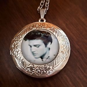 NEW Elvis Necklace